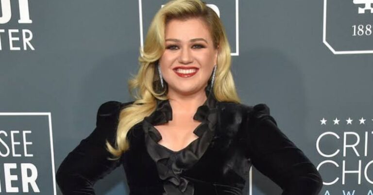 Kelly Clarkson Height